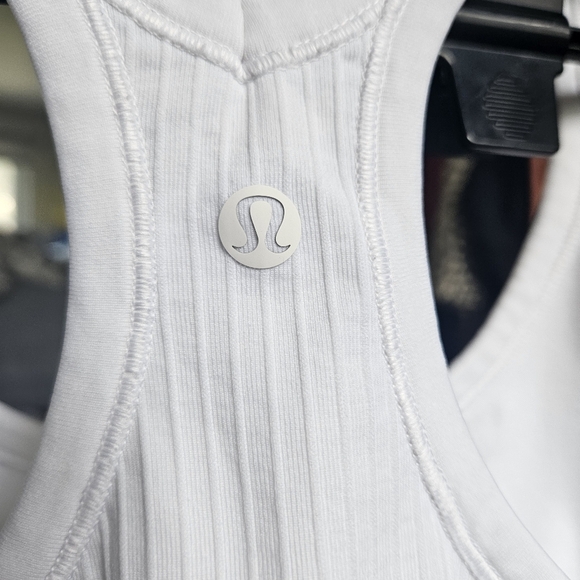 Lululemon Ebb to Street in Bone Tank Top Size 8 - Picture 4 of 6